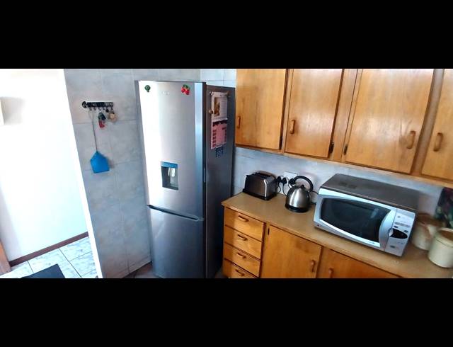 2 BEDROOM APARTMENT FOR SALE IN VEREENIGING CENTRAL